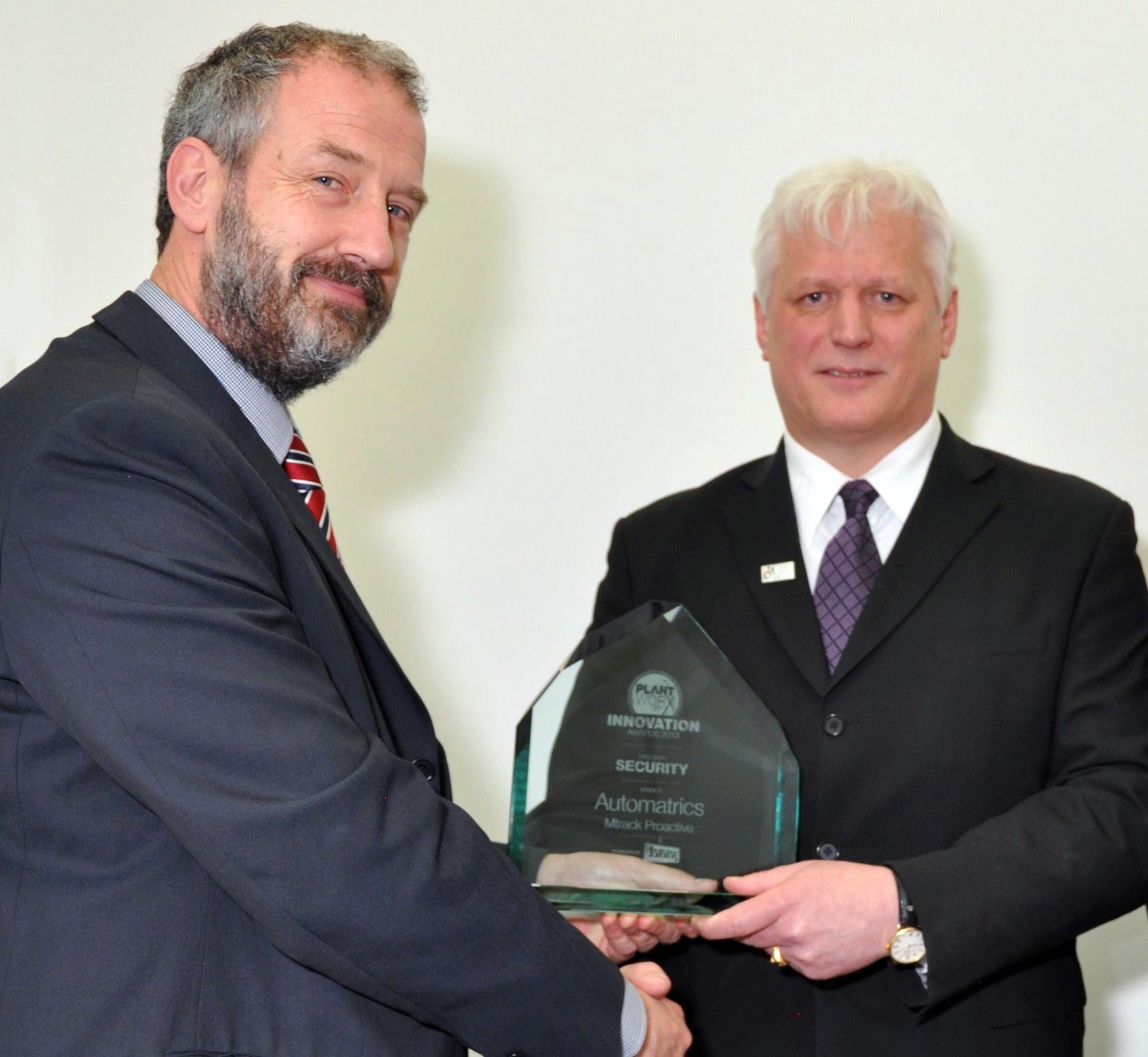 Richard_Taylor_receiving_prize Richard Taylor receiving prize